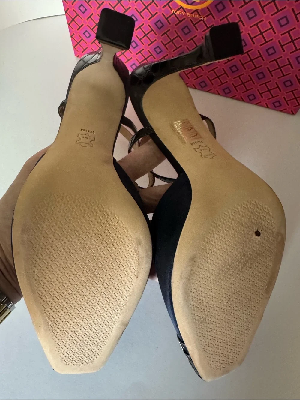 NWT Tory Burch T-Strap Navy Satin Metal Lattice Toe Pumps US 10.5, MSRP$398